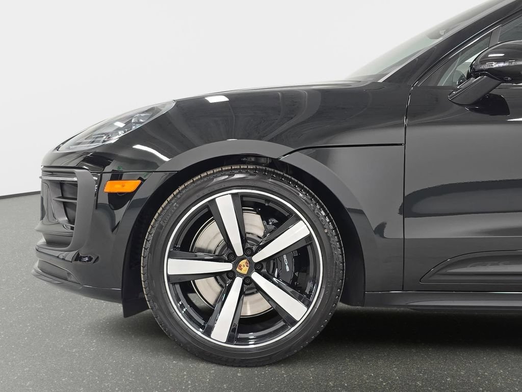 New 2026 Porsche Macan GTS AWD/4WD image 10