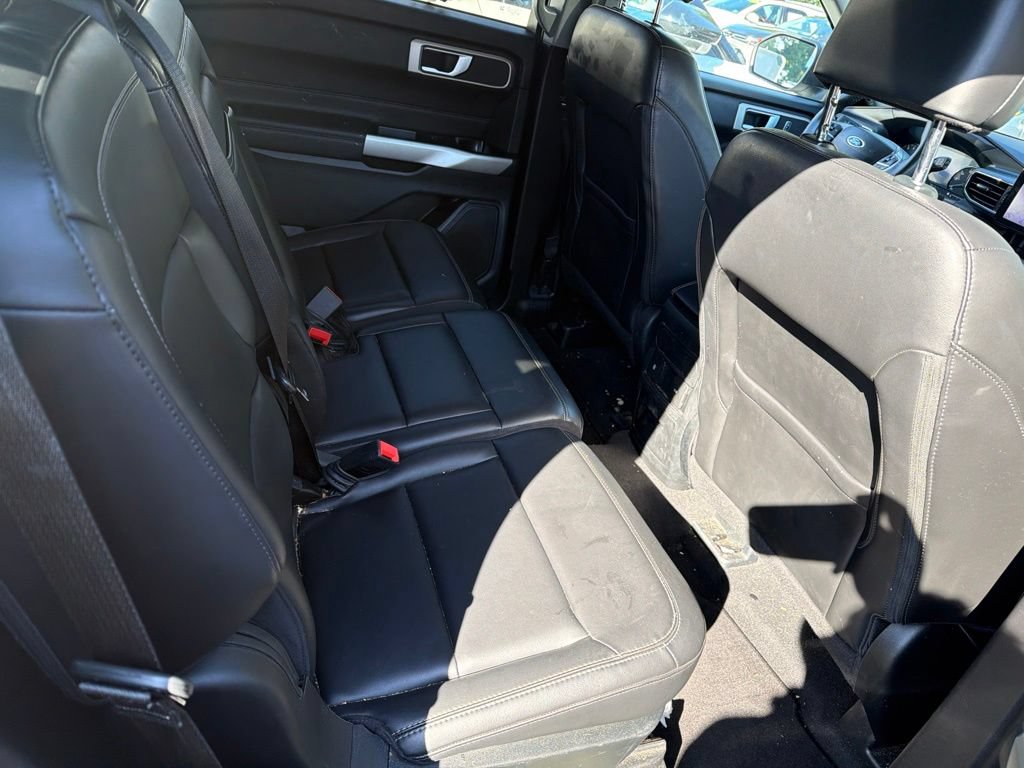 Used 2023 Ford Explorer XLT w/ Equipment Group 202A AWD/4WD image 6