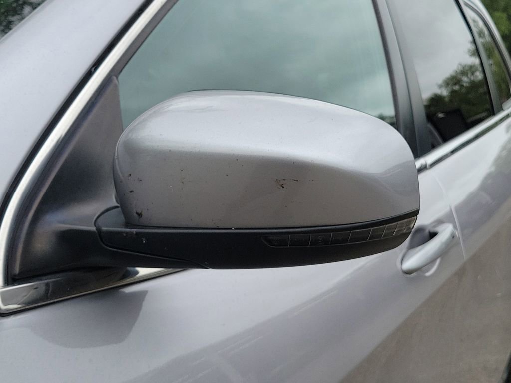 Used 2019 Jeep Cherokee Limited FWD image 9