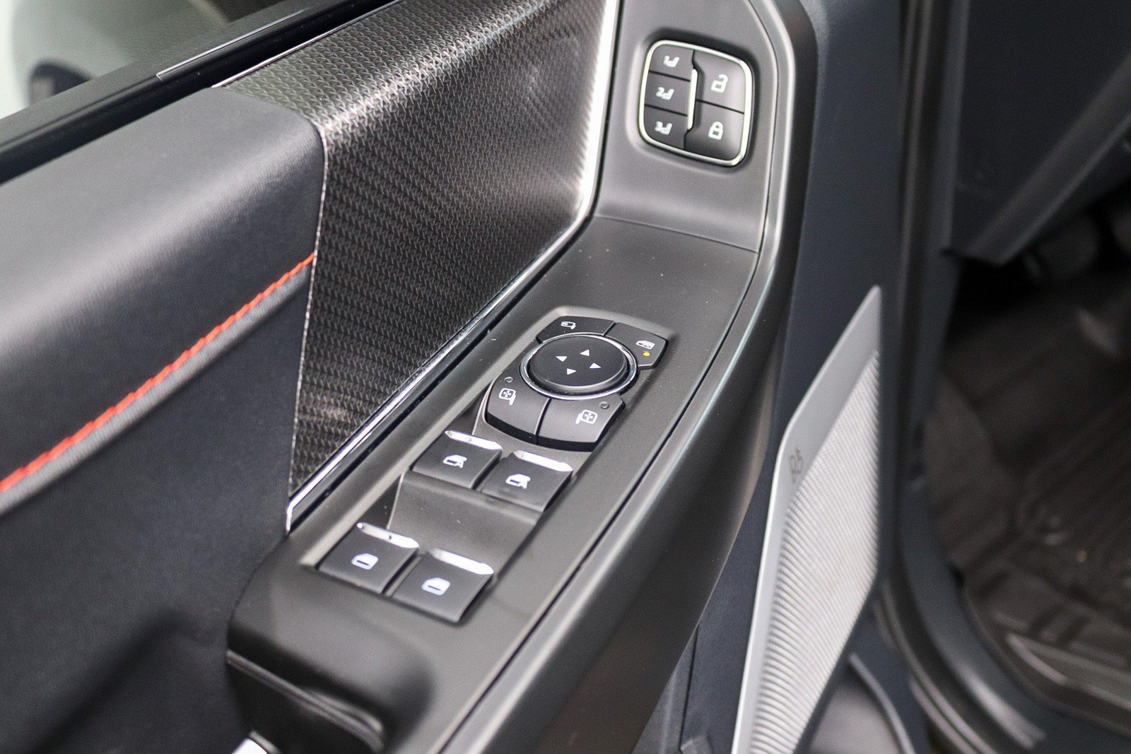 Used 2025 Ford F150 Raptor AWD/4WD image 28
