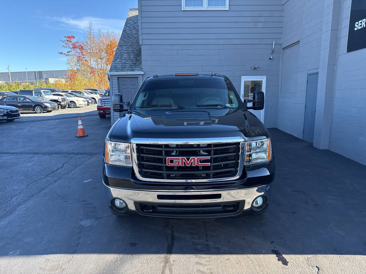 Used 2007 GMC Sierra 3500 SLT w/ Convenience Package AWD/4WD image 2