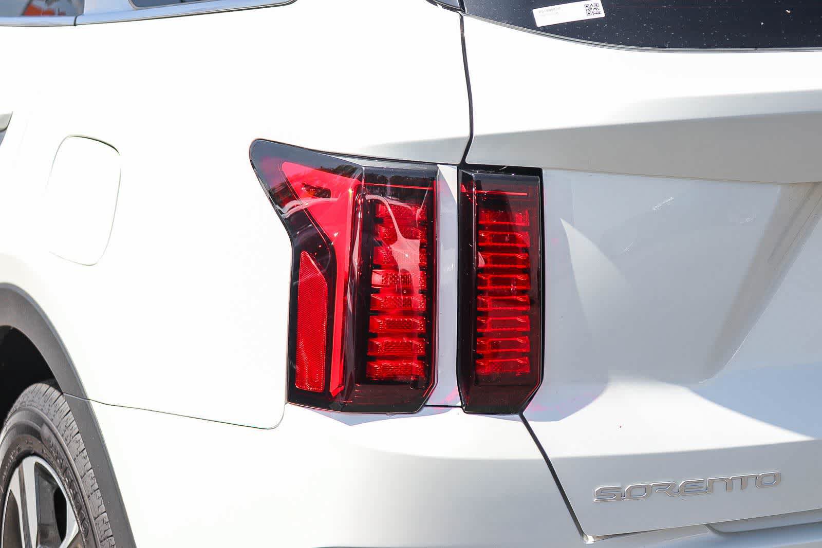 Used 2023 Kia Sorento EX AWD/4WD image 7