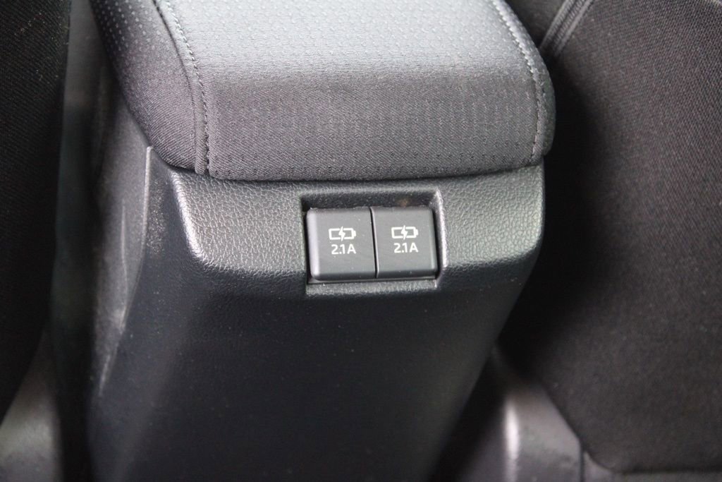 Used 2020 Toyota Prius LE image 27