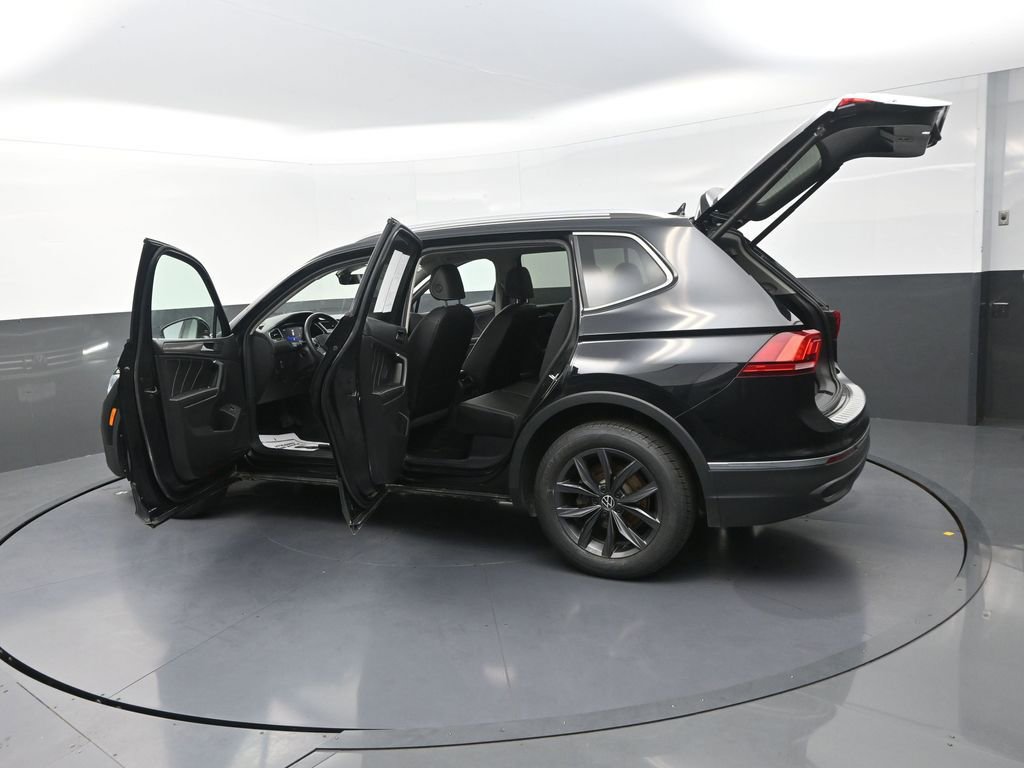 Used 2023 Volkswagen Tiguan SE FWD image 35