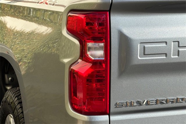 Used 2025 Chevrolet Silverado 1500 LT image 46