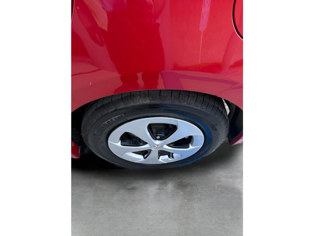 Used 2015 Toyota Prius Two FWD image 14