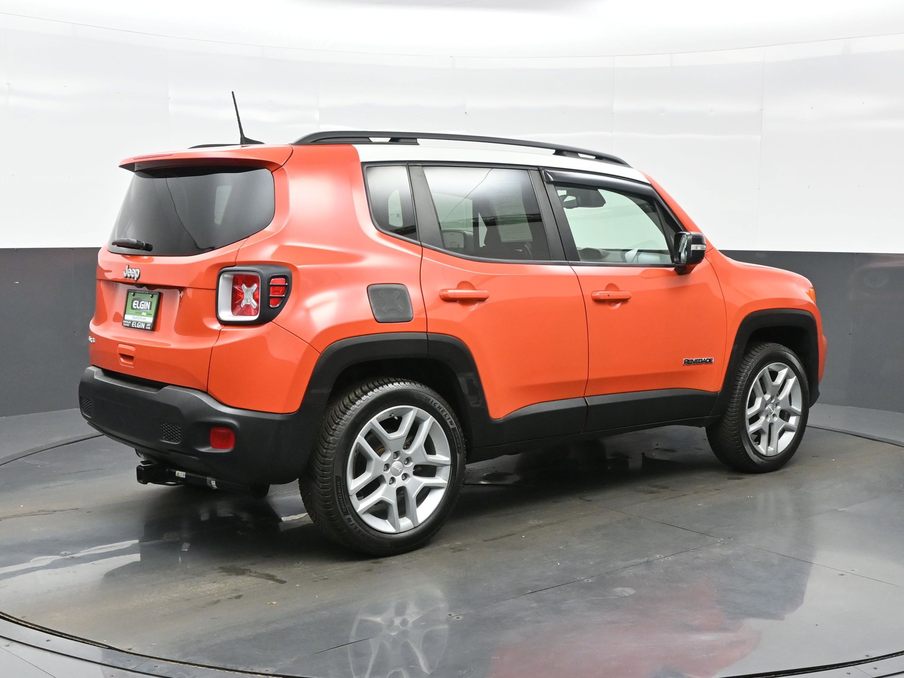 Used 2021 Jeep Renegade Latitude AWD/4WD image 6