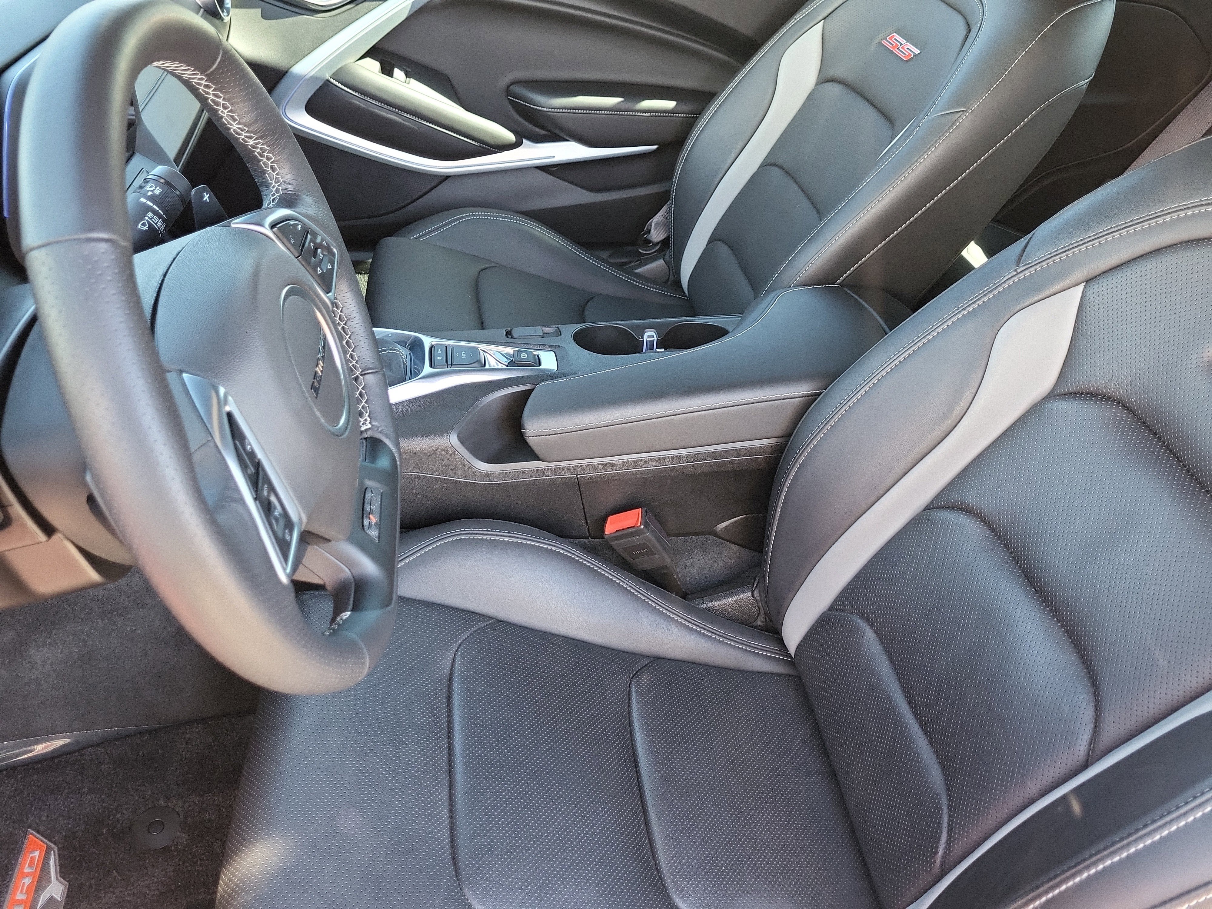 Used 2017 Chevrolet Camaro SS image 12