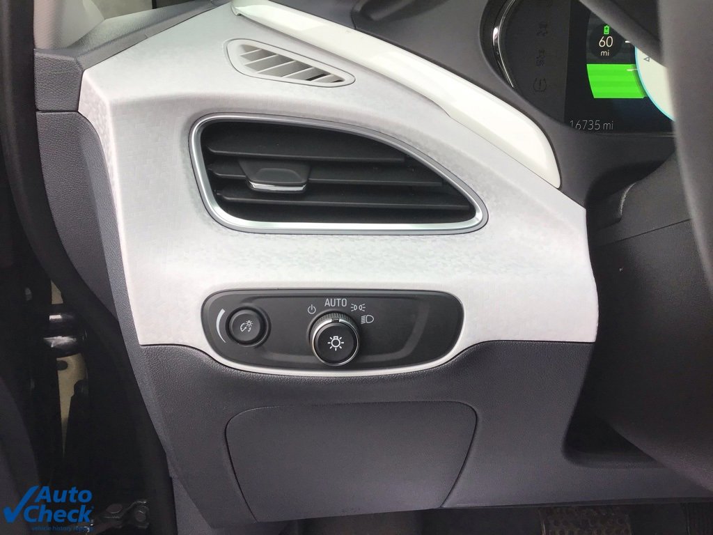 Used 2019 Chevrolet Bolt Premier w/ Infotainment Package image 36