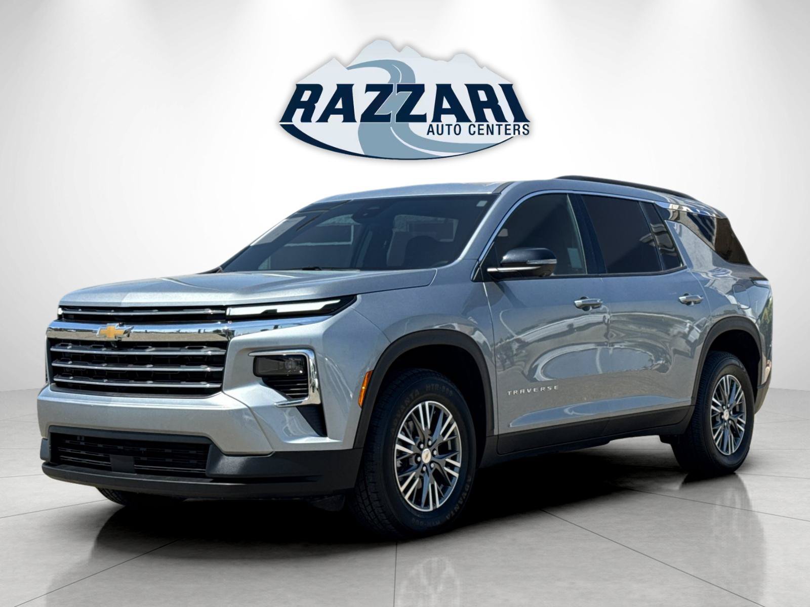 Used 2024 Chevrolet Traverse LT FWD image 7