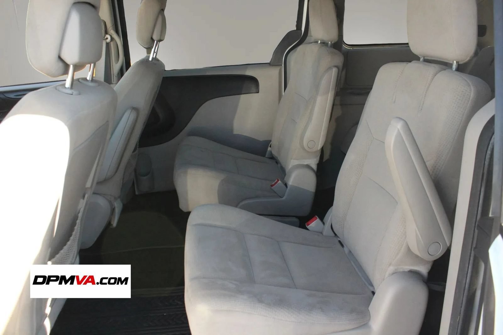 Used 2016 Dodge Grand Caravan SE w/ Quick Order Package 29E SE FWD image 16