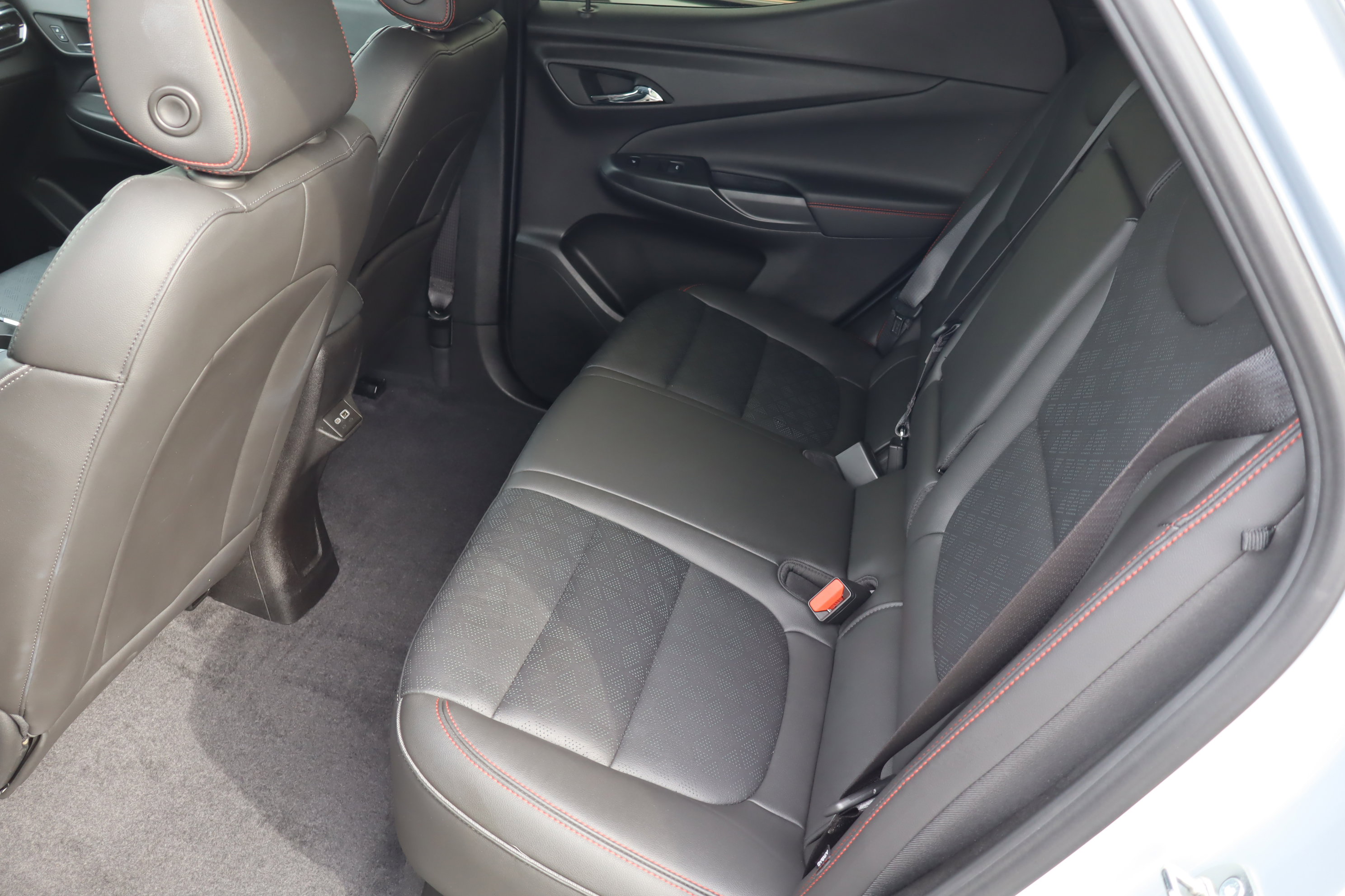 Certified 2023 Chevrolet Bolt EUV Premier w/ Sun & Sound Package image 32