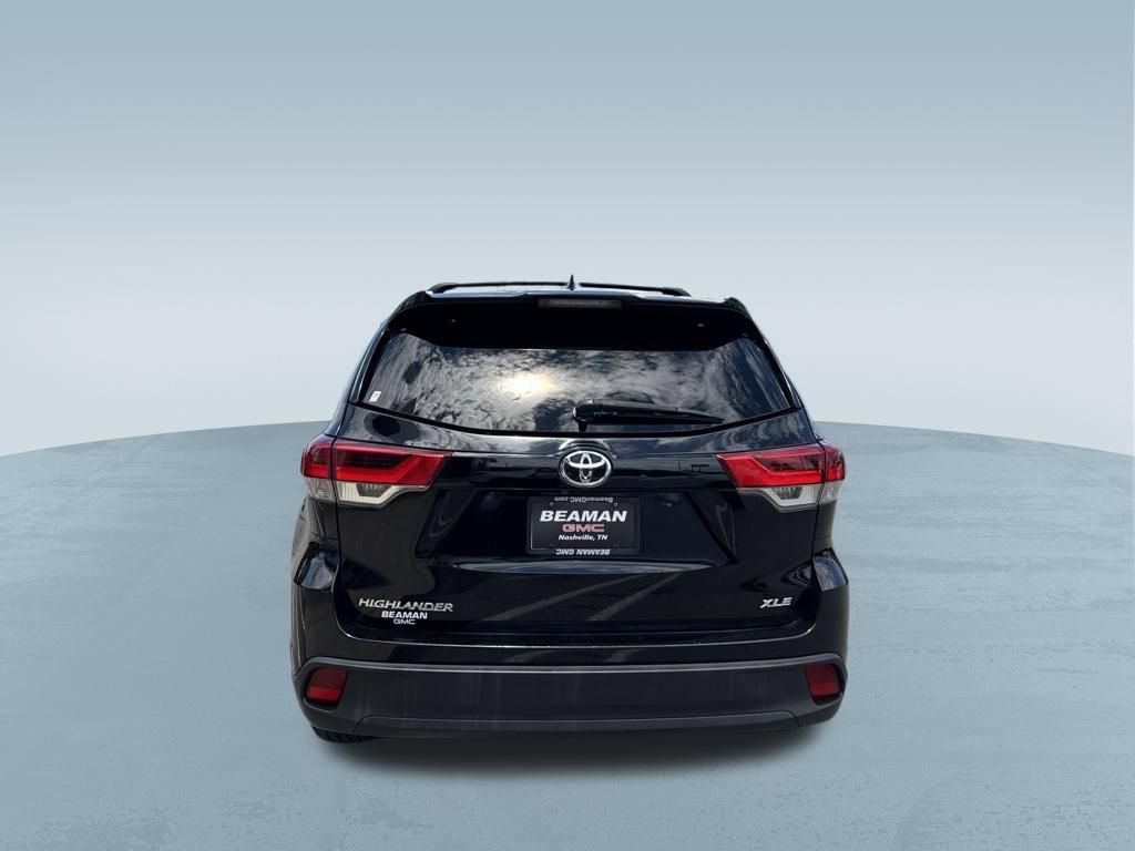 Used 2019 Toyota Highlander XLE FWD image 7