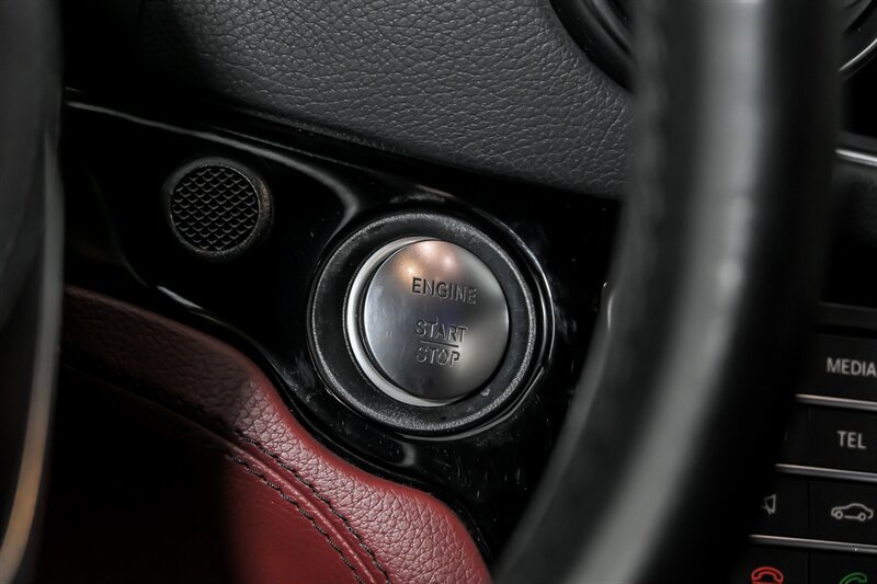 Used 2018 Mercedes-Benz SL 63 AMG image 34