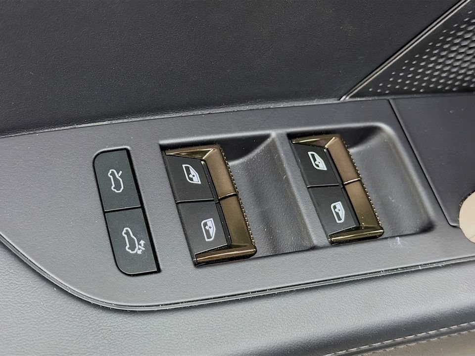 New 2026 Porsche Cayenne Electric AWD/4WD image 20