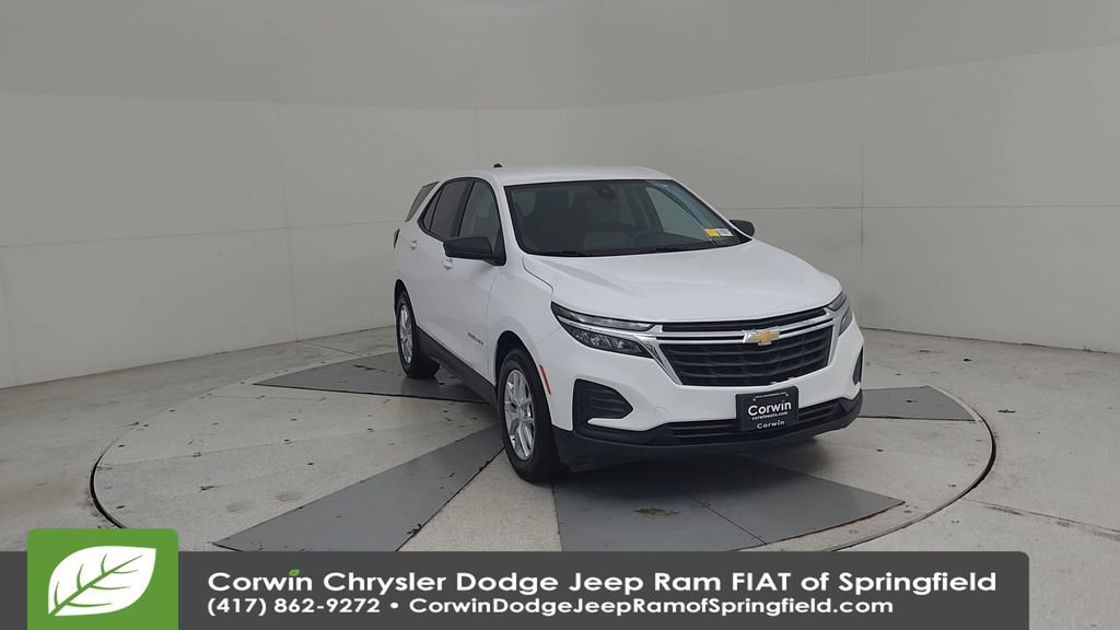 Used 2024 Chevrolet Equinox LS w/ LS Convenience Package FWD image 3