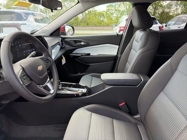 New 2026 Chevrolet Trax LT w/ Driver Confidence Package FWD image 12