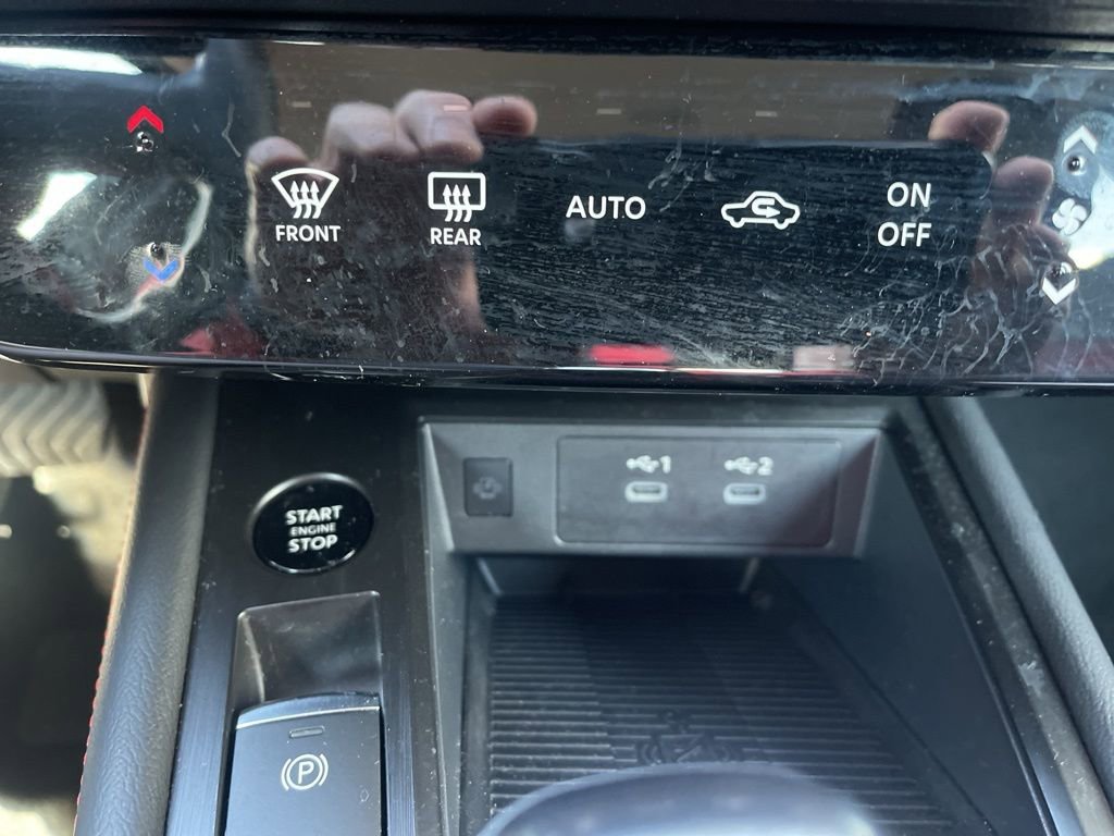 Certified 2025 Nissan Kicks SR image 20