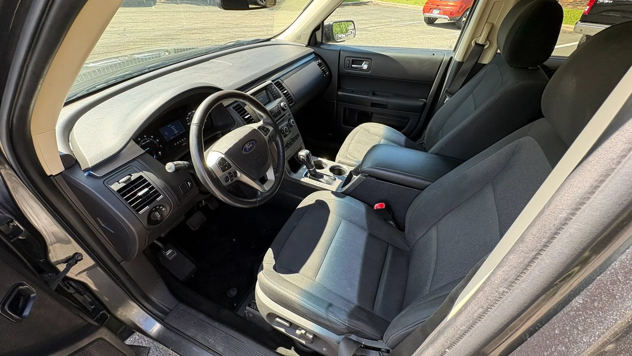 Used 2018 Ford Flex SE FWD image 23