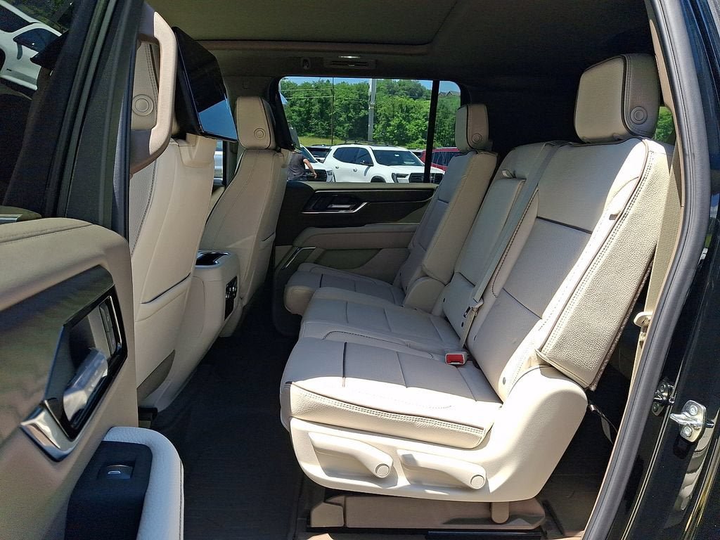 New 2026 GMC Yukon XL Denali w/ Denali Reserve Package AWD/4WD image 5