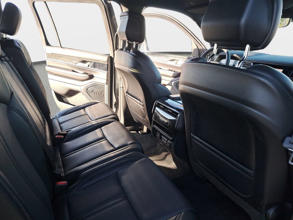 Certified 2022 Jeep Wagoneer Series II AWD/4WD image 12