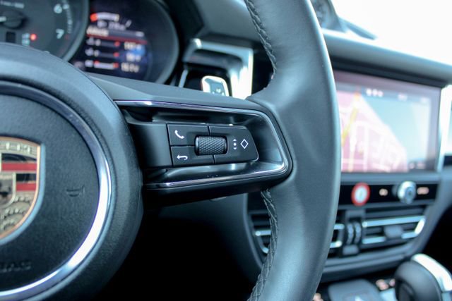 Certified 2025 Porsche Macan image 23