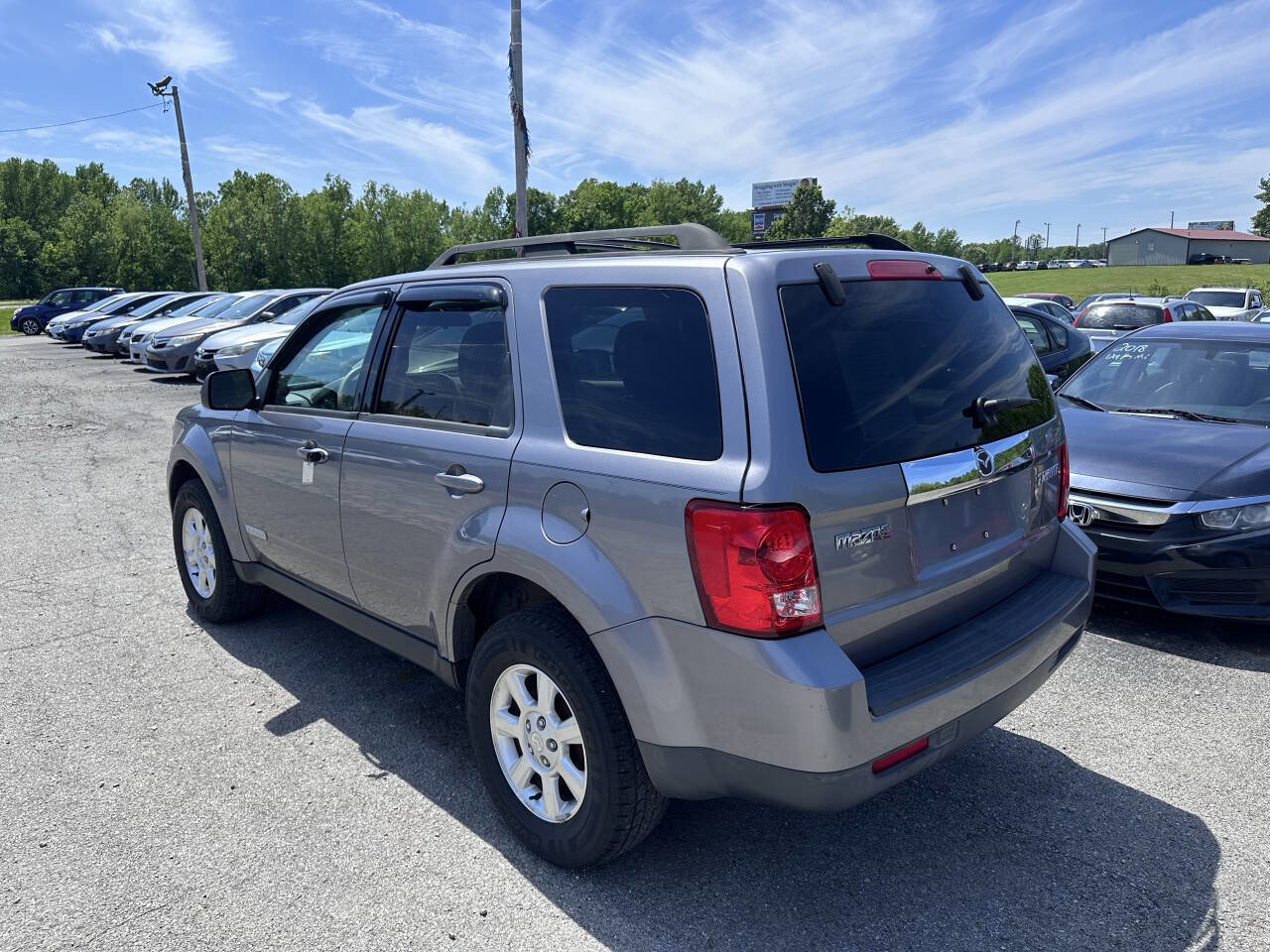 Used 2008 MAZDA Tribute i w/ Cargo Area Cover Pkg FWD image 4