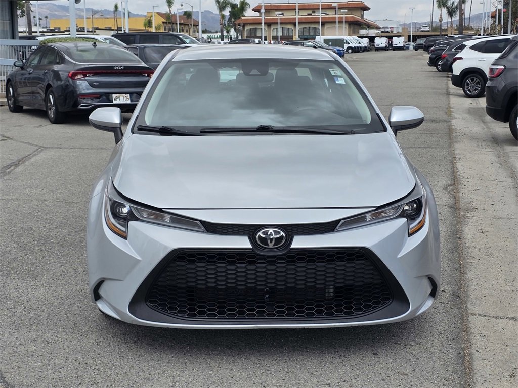 Used 2022 Toyota Corolla LE image 2