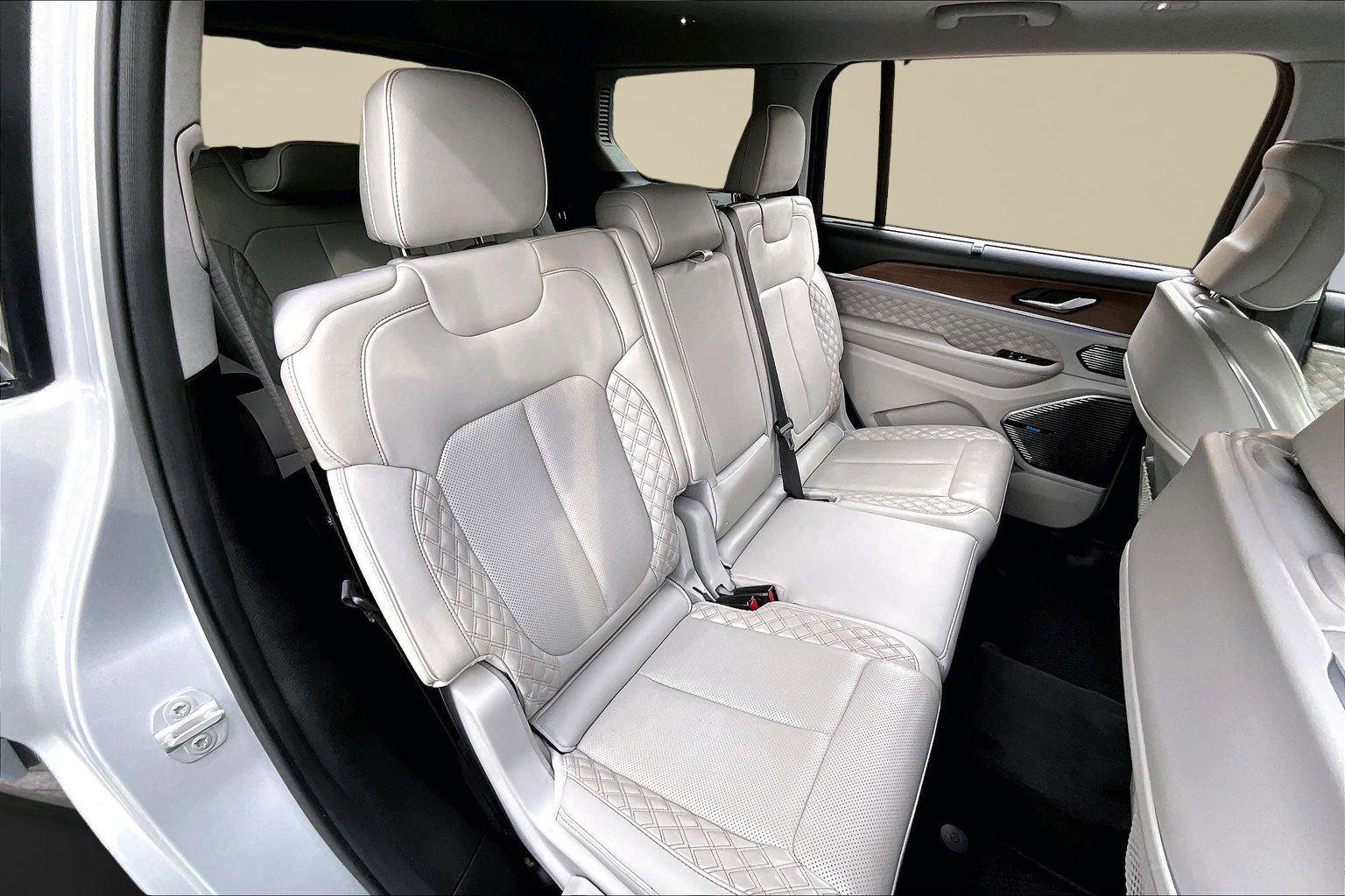 Used 2022 Jeep Grand Cherokee L Summit w/ Advanced Protech Group IV image 28