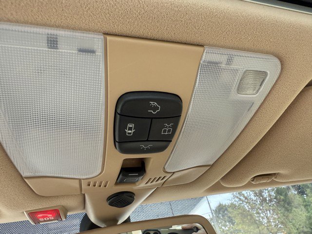 Used 2001 Mercedes-Benz E 320 Sedan image 35