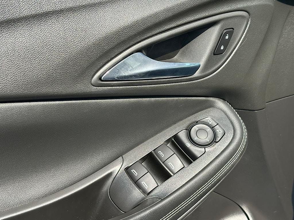 Used 2022 Buick Encore GX Preferred w/ Cold Weather Comfort Package AWD/4WD image 14
