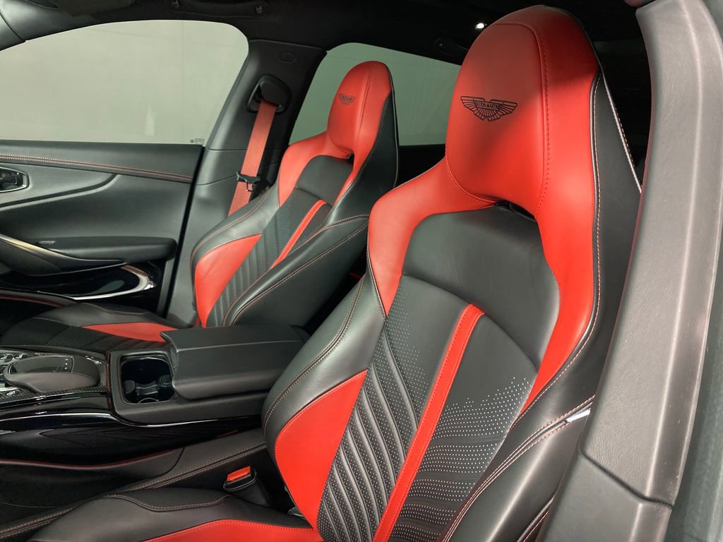Used 2024 Aston Martin DBX 707 image 9