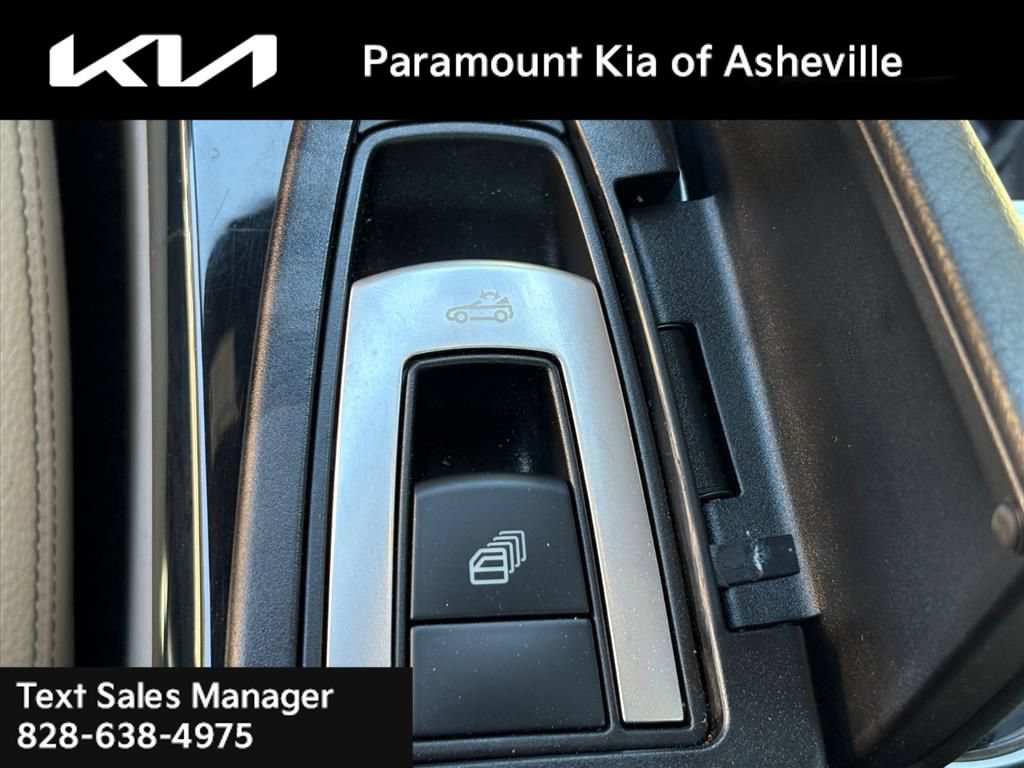 Used 2020 Mercedes-Benz SLC 300 image 22