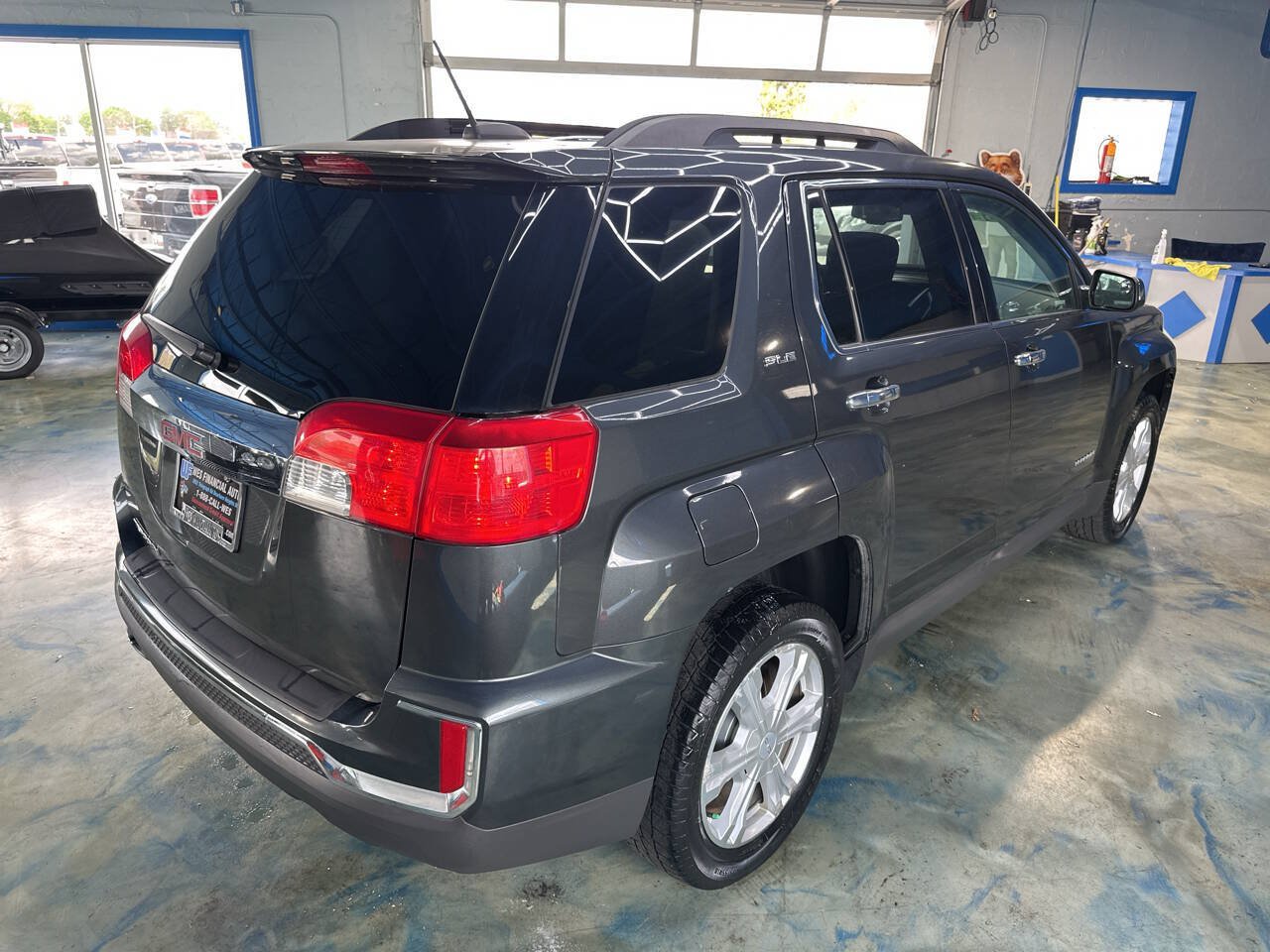 Used 2017 GMC Terrain SLE w/ Chrome Package FWD image 12