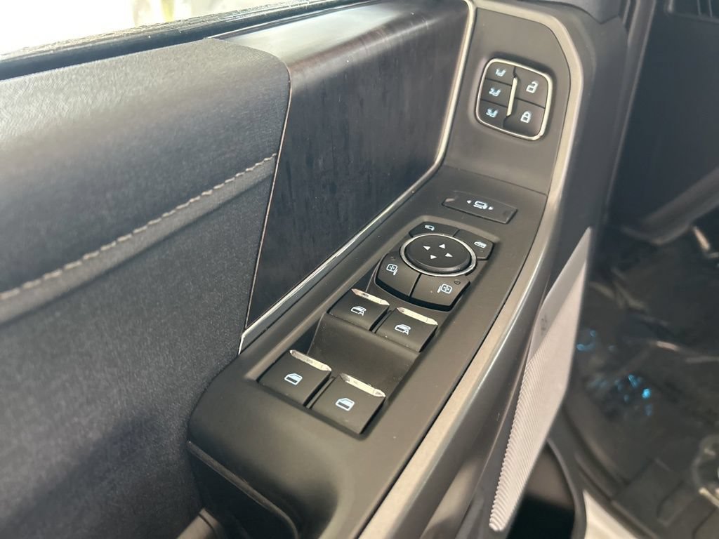 Used 2025 Ford F350 Lariat AWD/4WD image 39