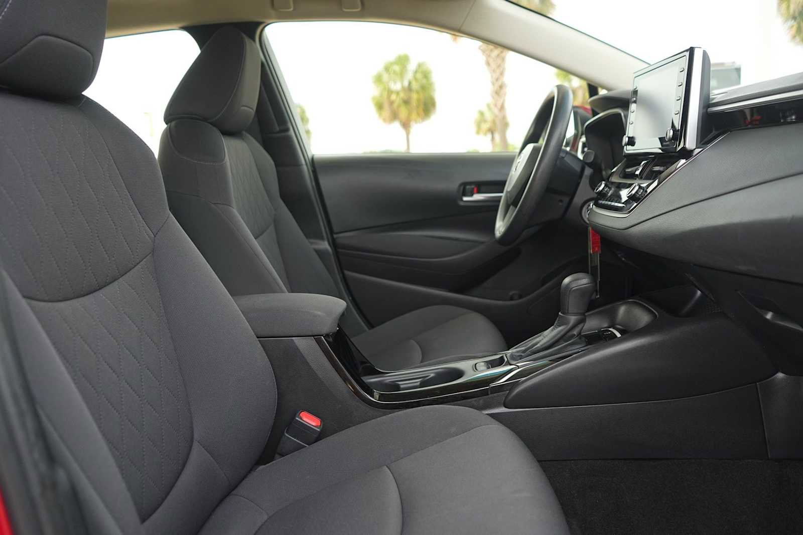 Used 2021 Toyota Corolla LE FWD image 17