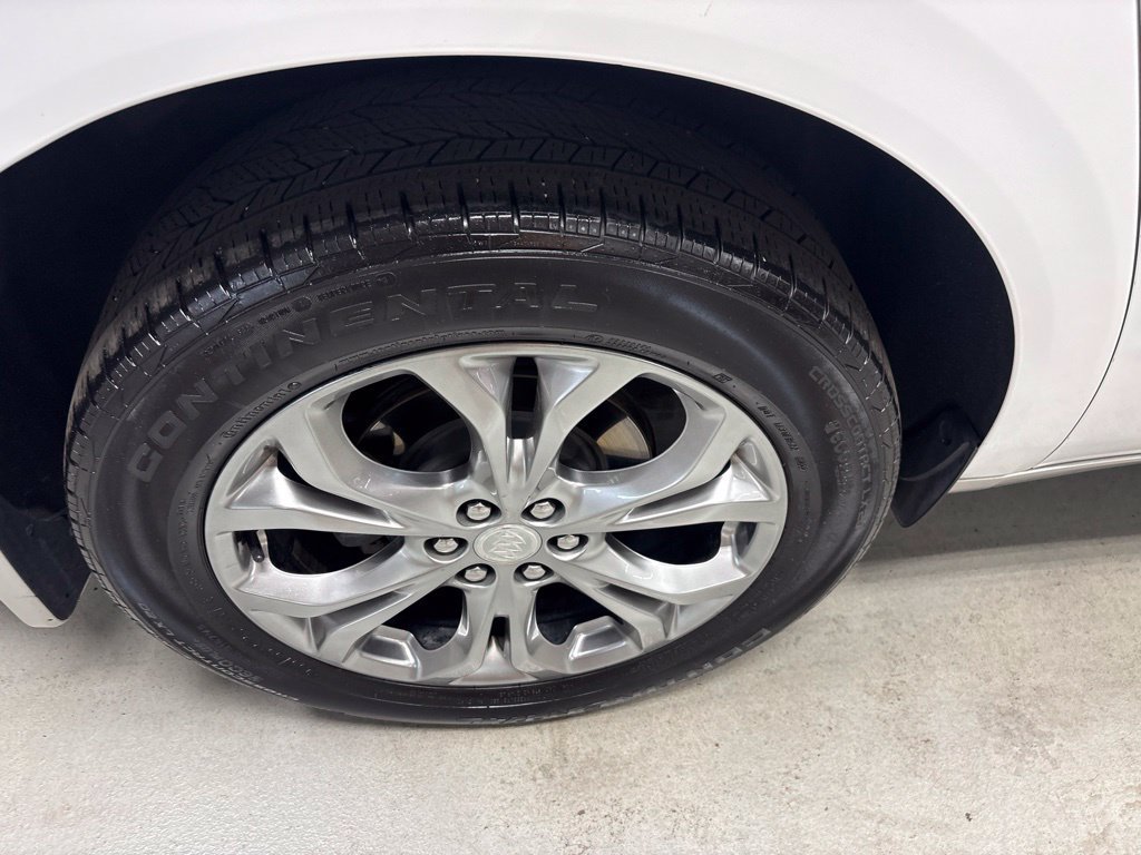Used 2018 Buick Enclave Avenir w/ Avenir Technology Package AWD/4WD image 3