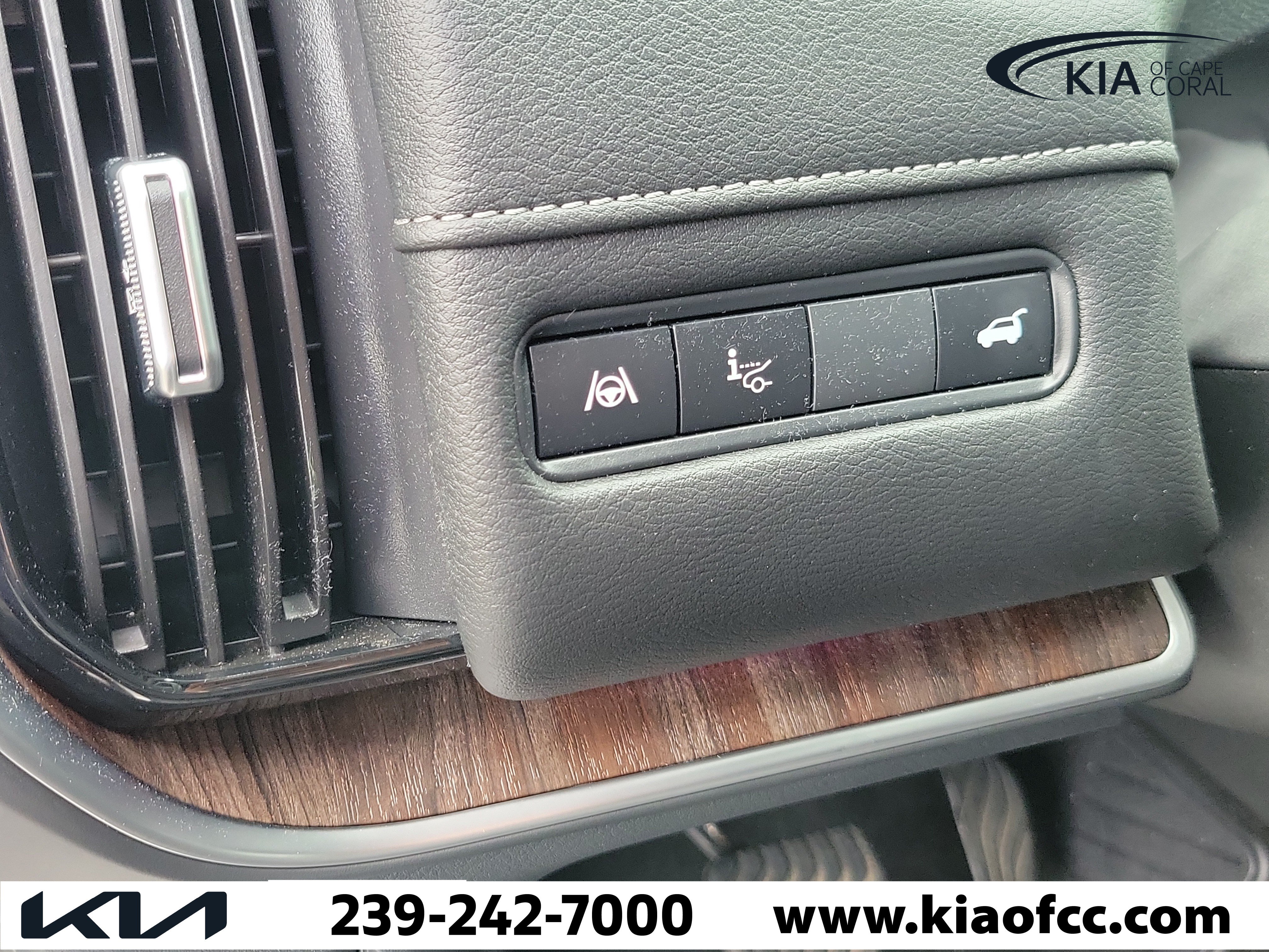 Used 2025 Nissan Armada SL AWD/4WD image 26