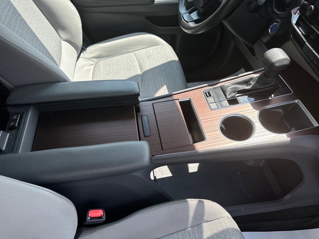 Used 2022 Toyota Sienna LE image 26