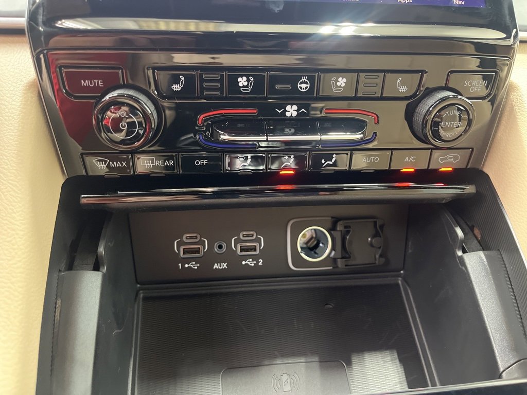 New 2025 Jeep Grand Cherokee L Limited w/ Luxury Tech Group II image 18