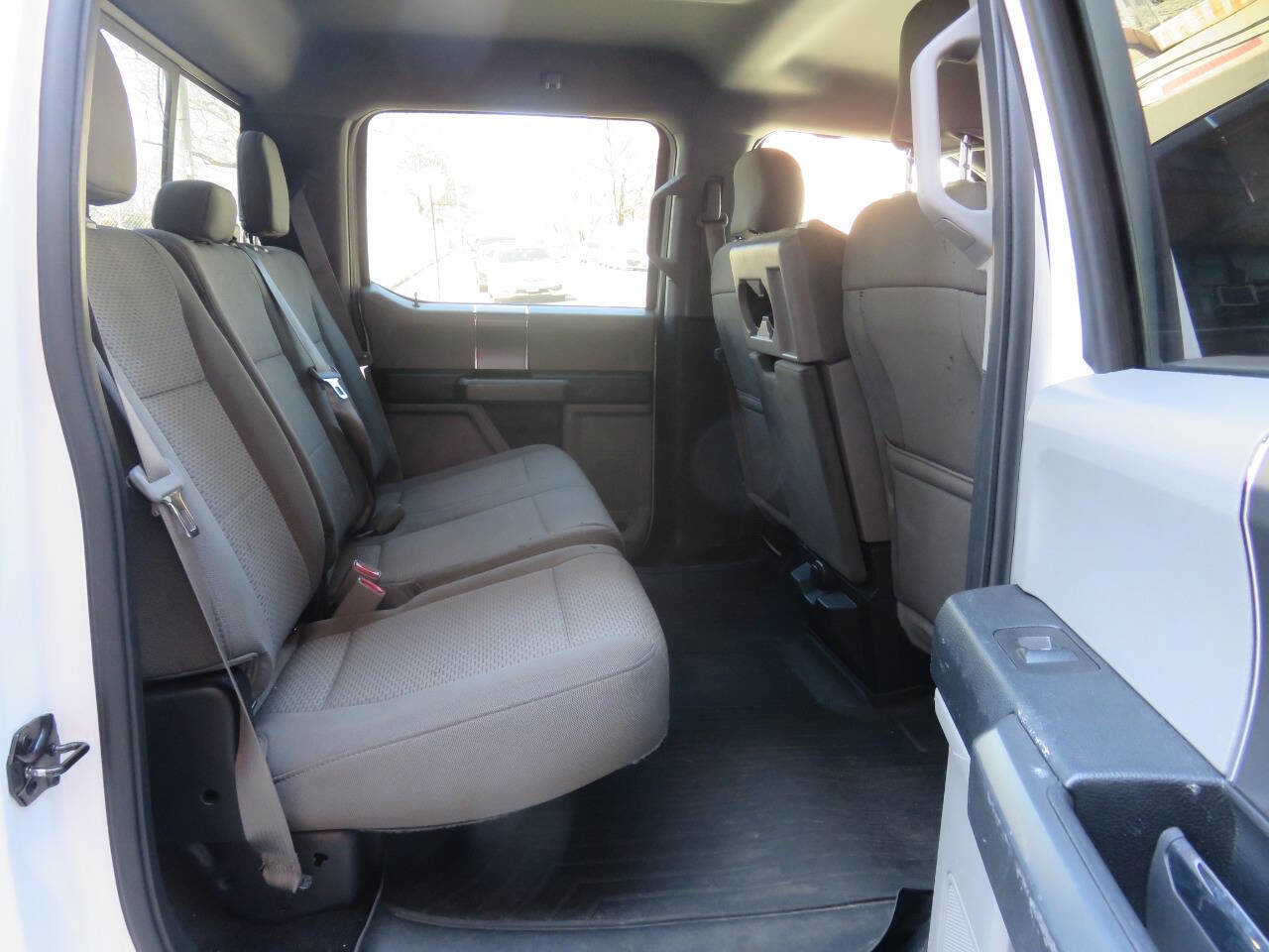 Used 2017 Ford F150 XLT w/ Equipment Group 302A Luxury AWD/4WD image 22