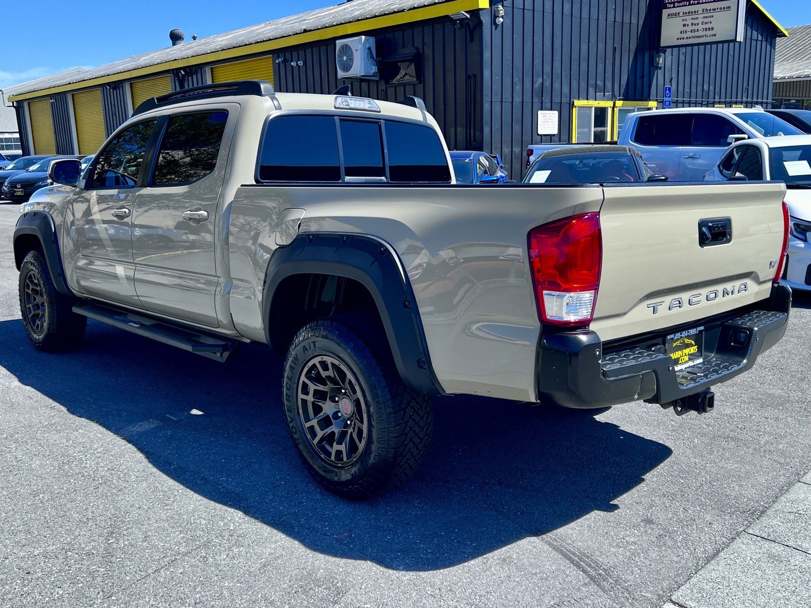 Used 2017 Toyota Tacoma SR5 w/ Tow Package RWD image 8