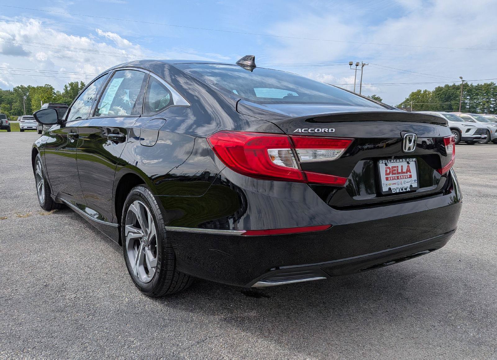 Used 2018 Honda Accord EX image 8