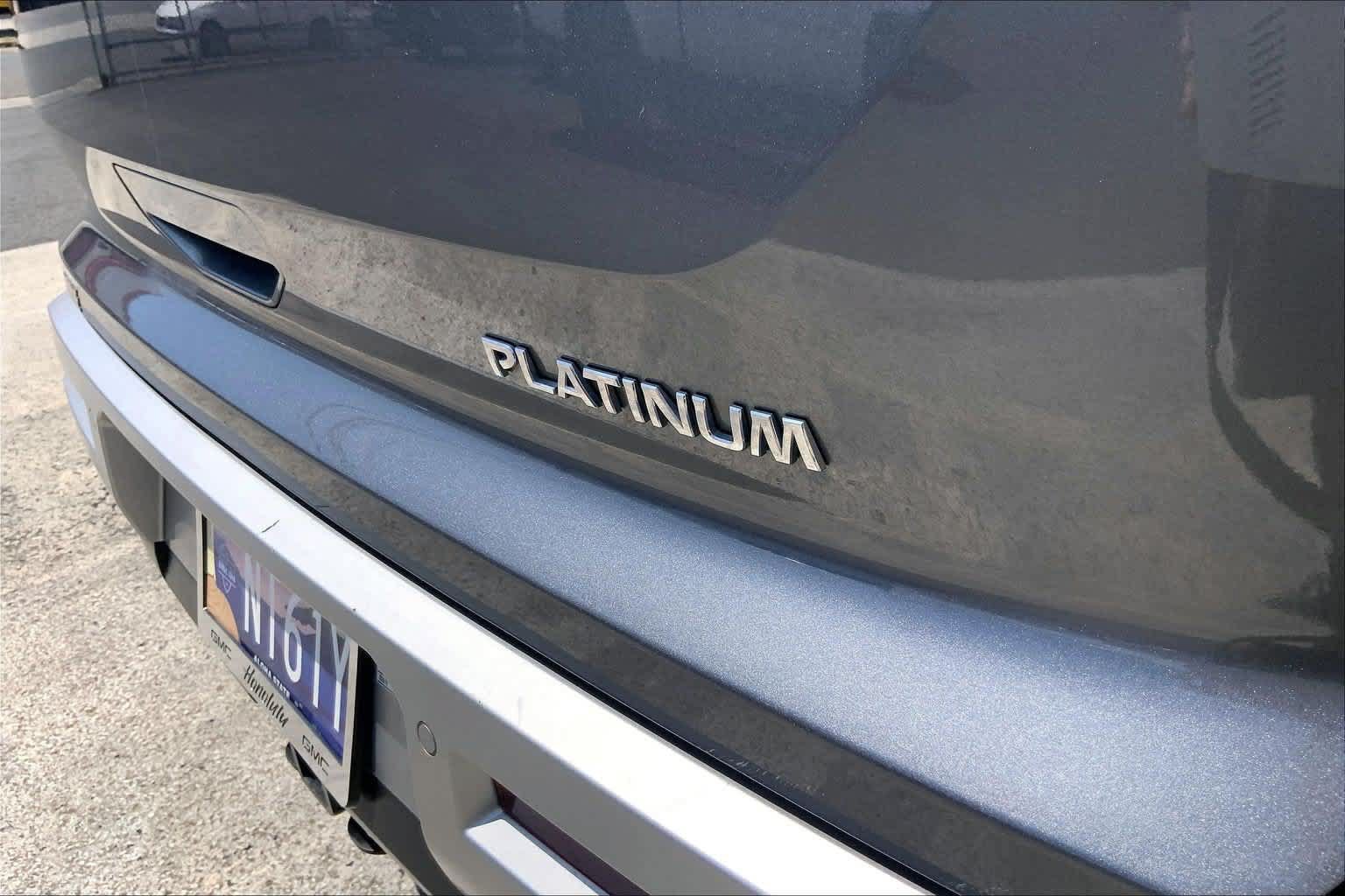 Used 2022 Nissan Pathfinder Platinum w/ Cargo Package FWD image 7