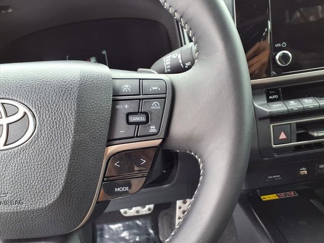 Used 2025 Toyota Camry SE image 16