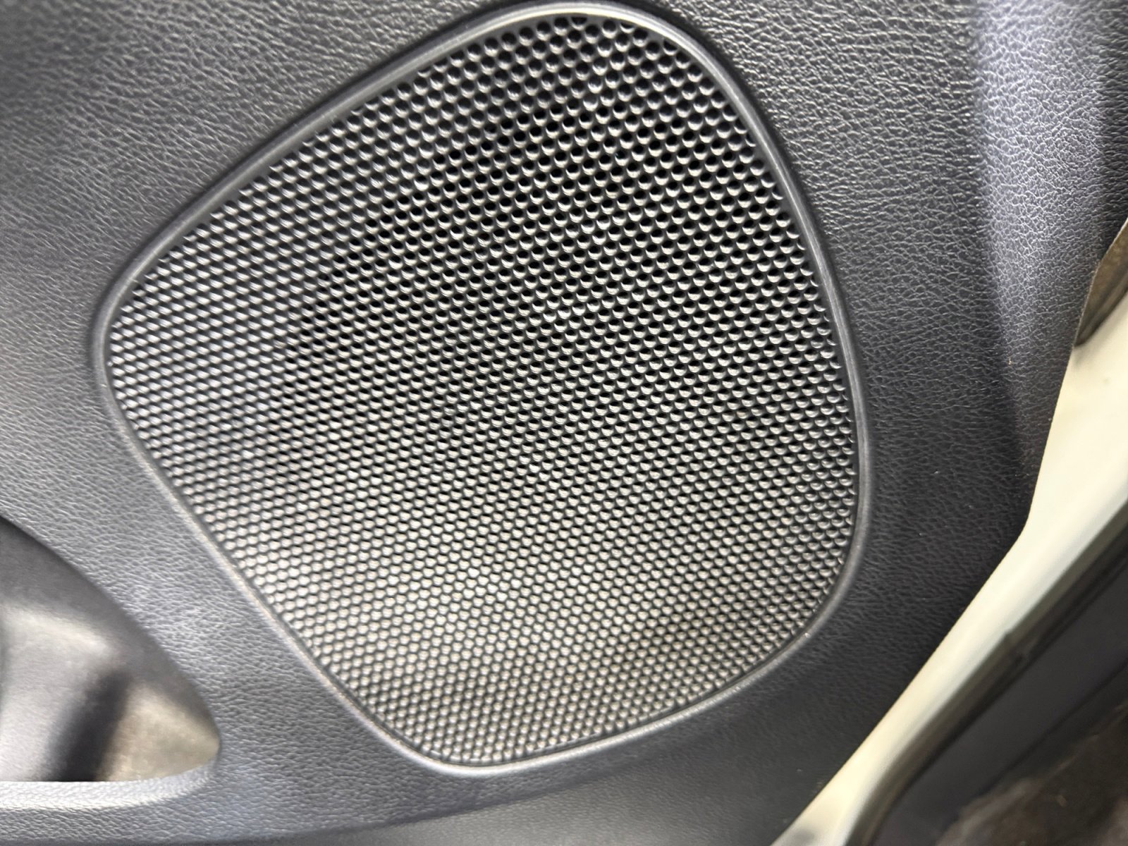 Used 2016 Dodge Grand Caravan R/T FWD image 27