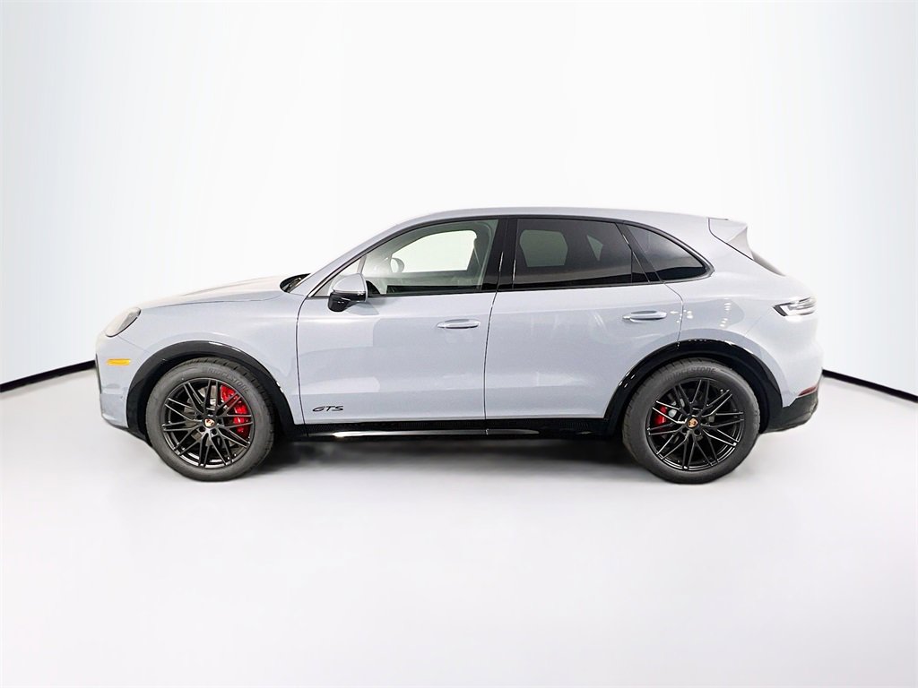 New 2026 Porsche Cayenne GTS image 2
