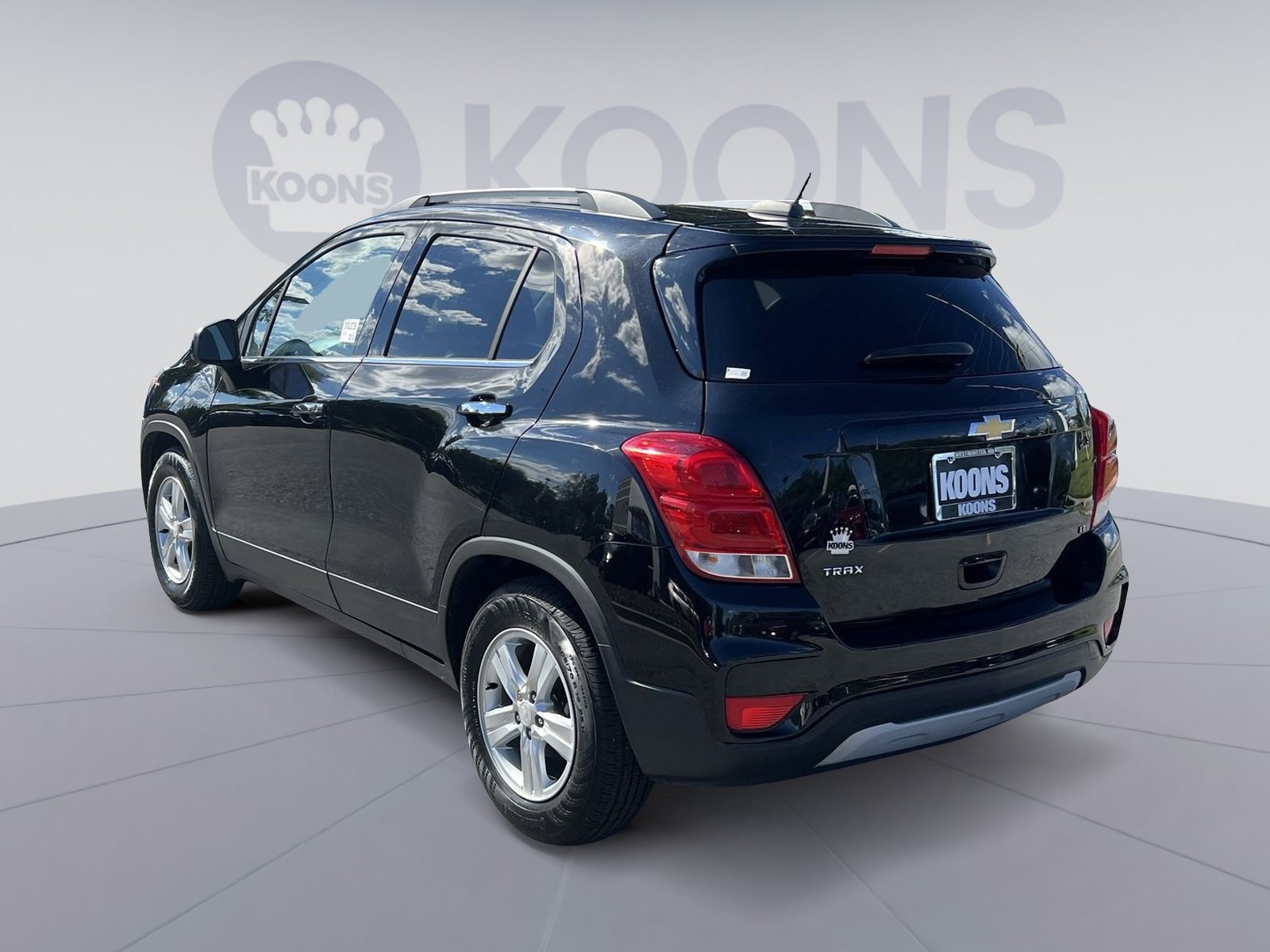 Used 2019 Chevrolet Trax LT w/ LT Convenience Package FWD image 4