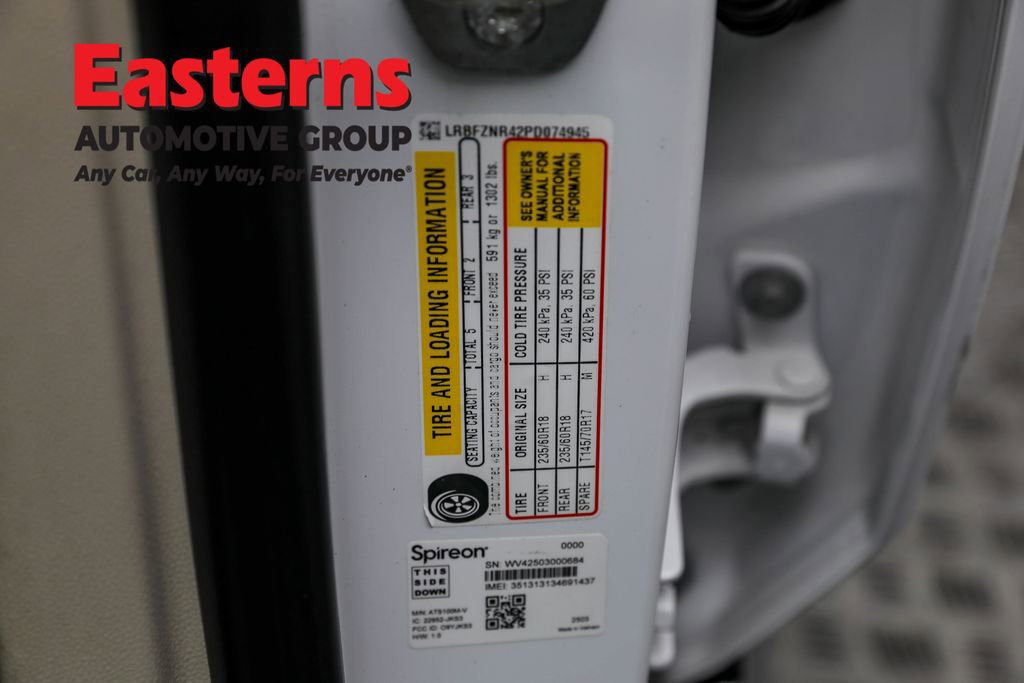 Used 2023 Buick Envision Essence image 35