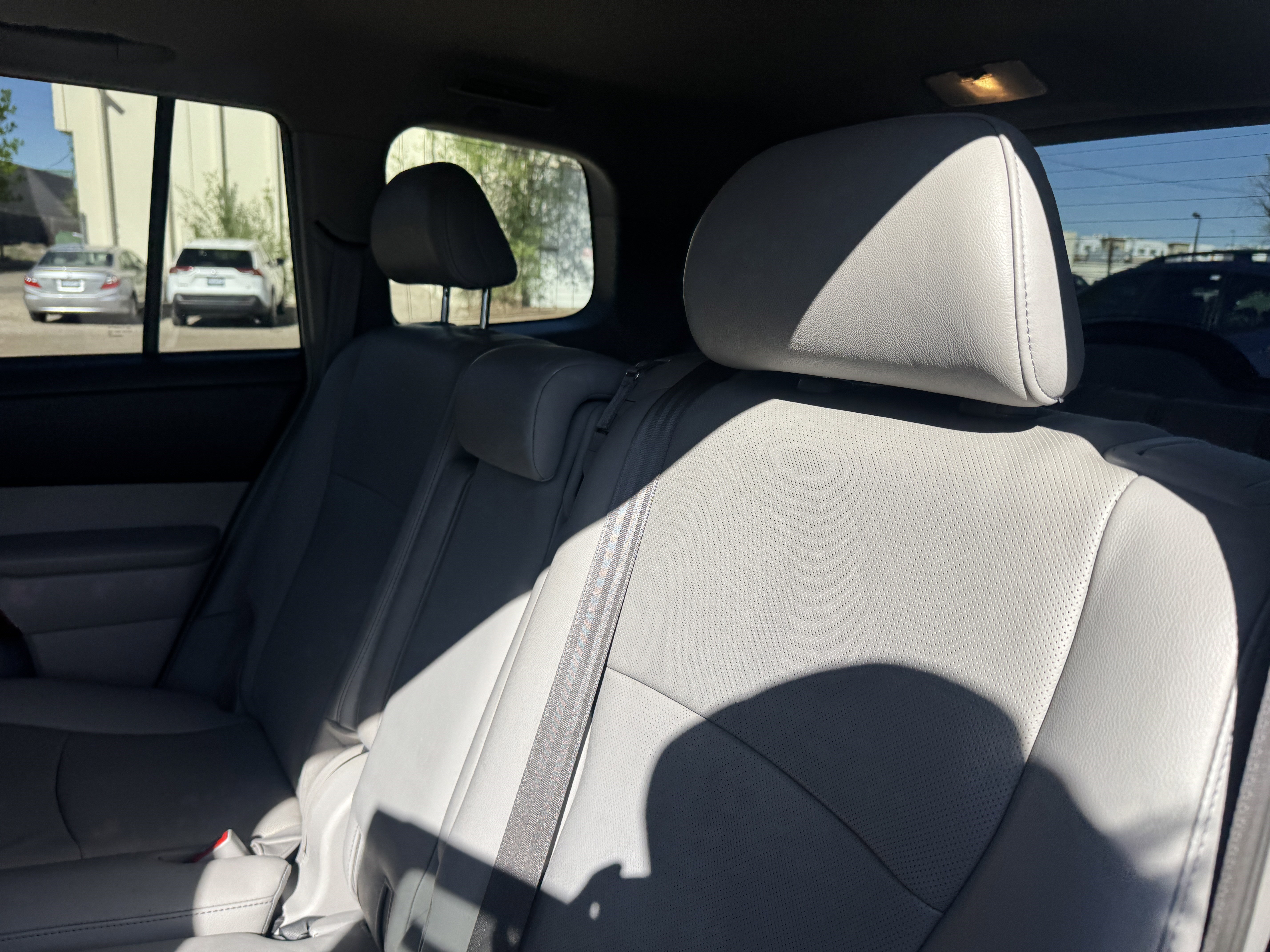 Used 2012 Toyota Highlander Limited w/ Tow Pkg image 15